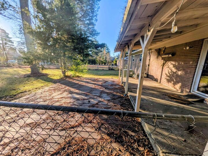 Property Photo:  569 Elaine  AR 71701-3262 