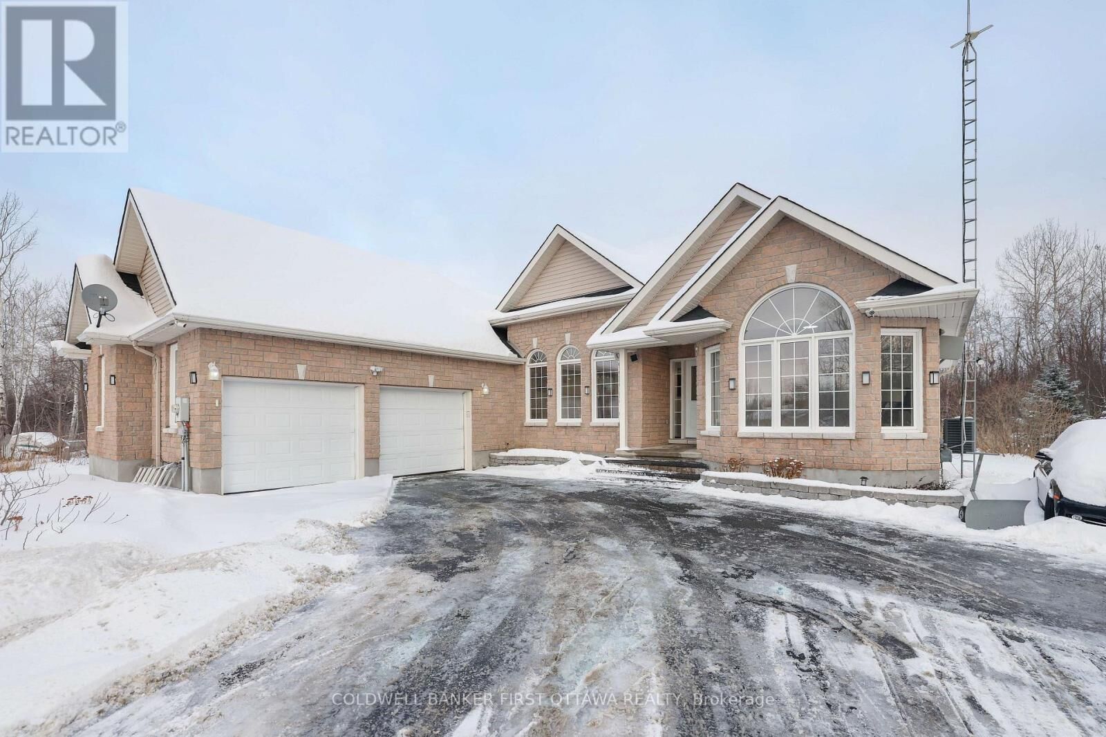 Property Photo: 11 Rideau Crossing Crescent ON K0G 1K0