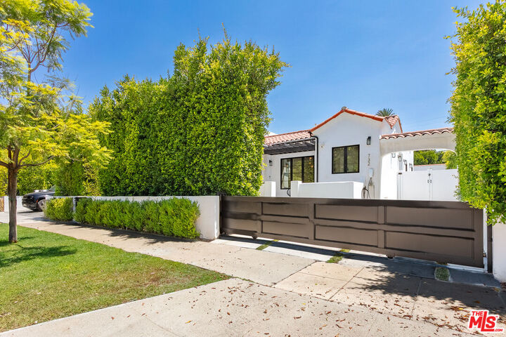 Property Photo: 732 N Cherokee Ave CA 90038