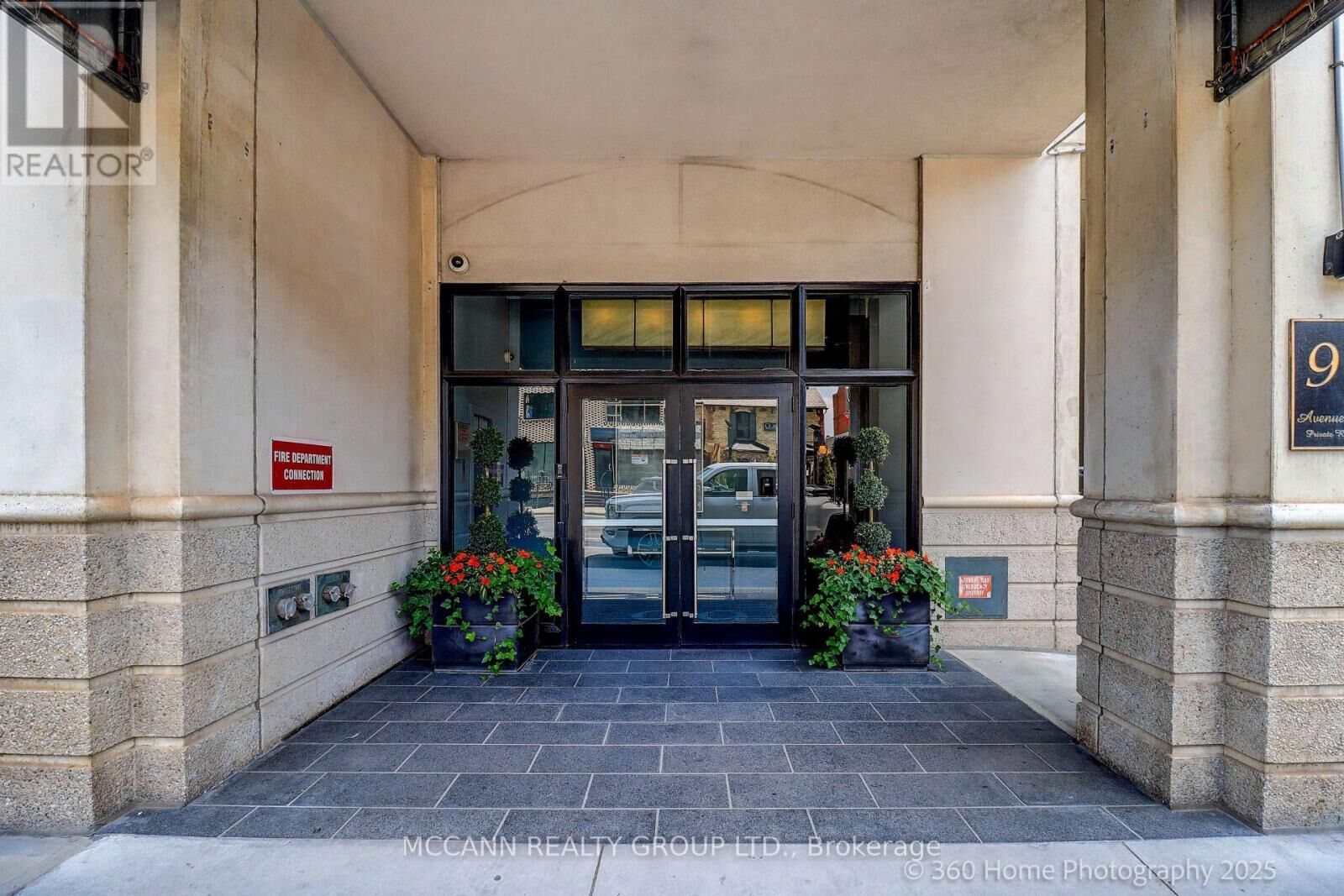 Property Photo:  99 Avenue Road 607  ON M5R 2G5 