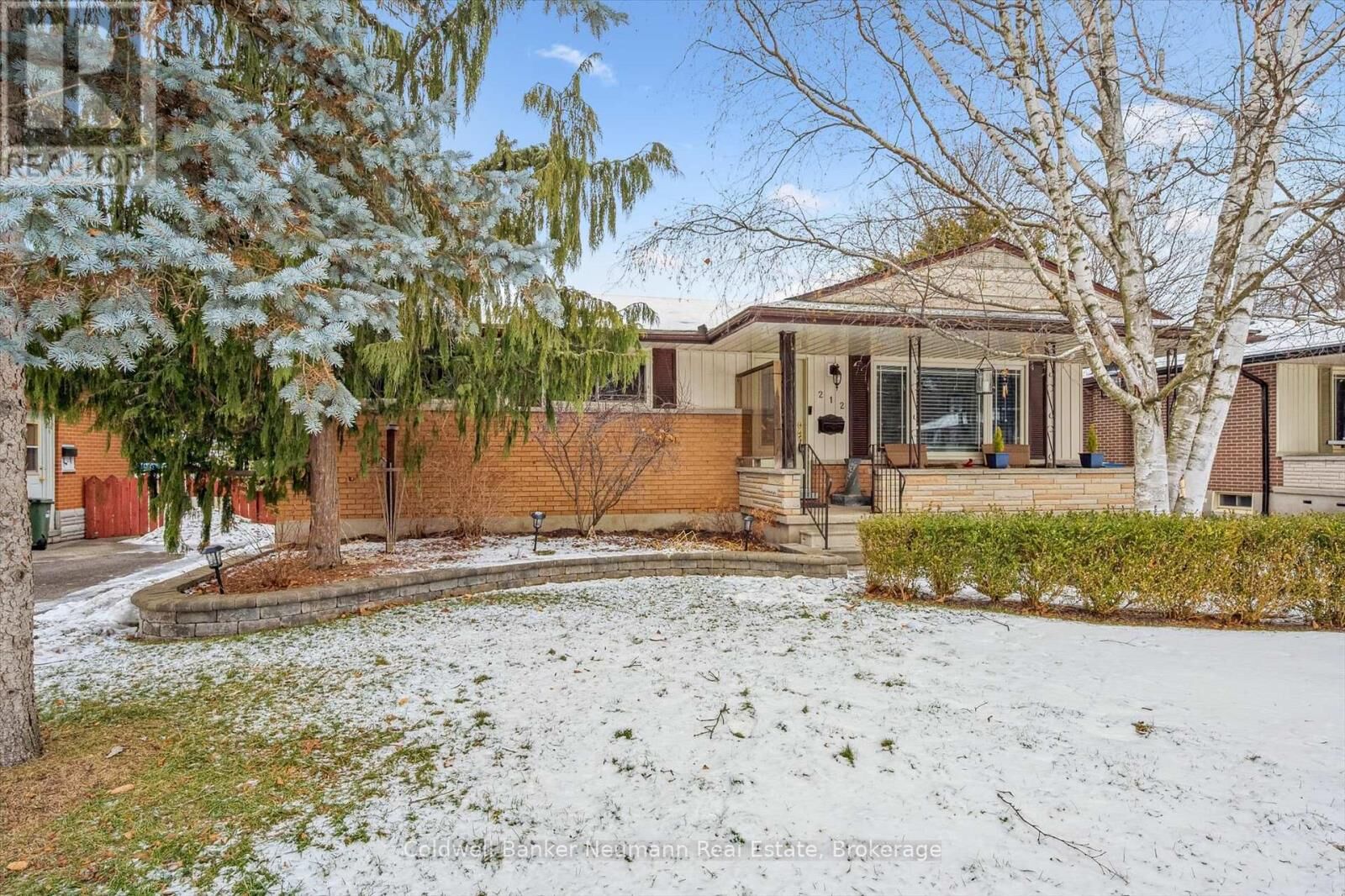 Property Photo:  212 Waverley Drive  ON N1E 1H4 