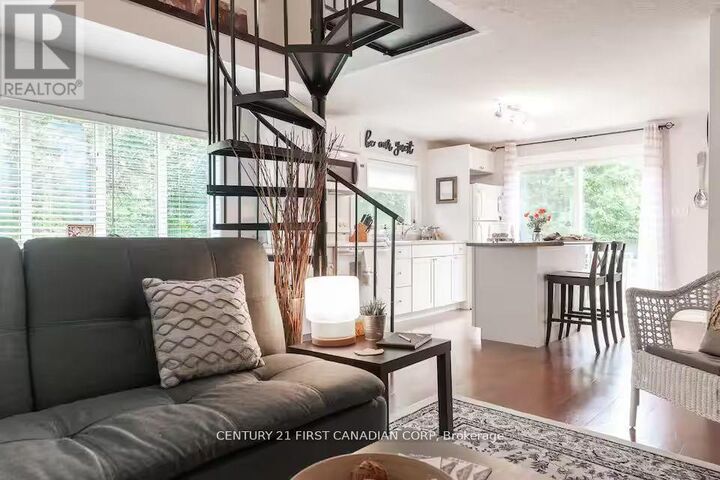 Property Photo:  705 Conservation Drive Unit B  ON N2J 3Z4 