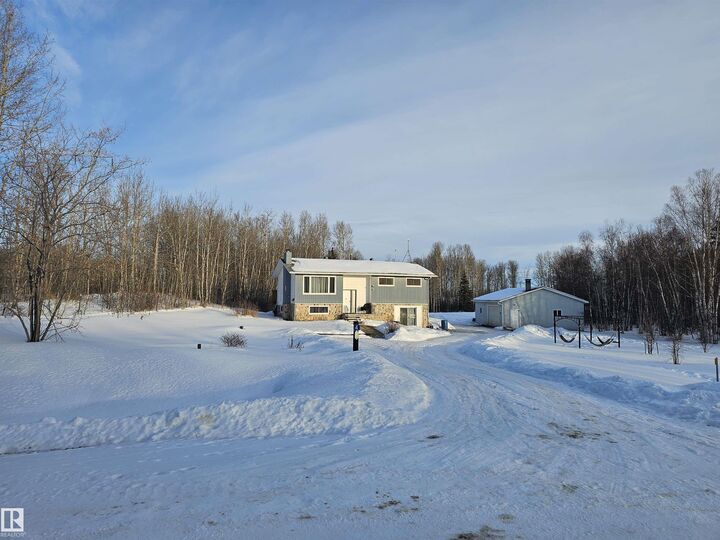 Property Photo:  4, 54227 Rge Road 41  AB T0E 0A1 