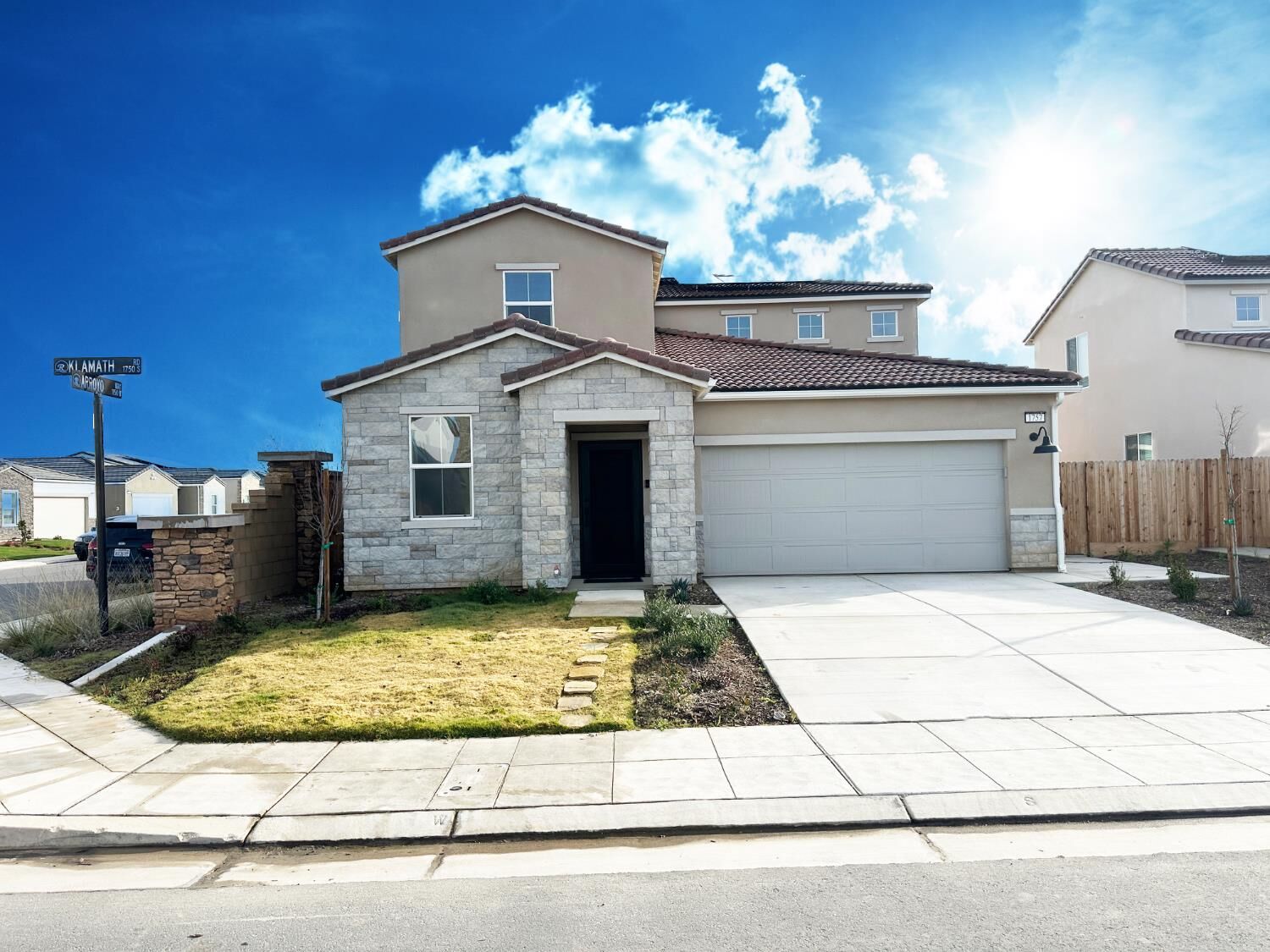 Property Photo:  1757 Klamath Road S  CA 93636 