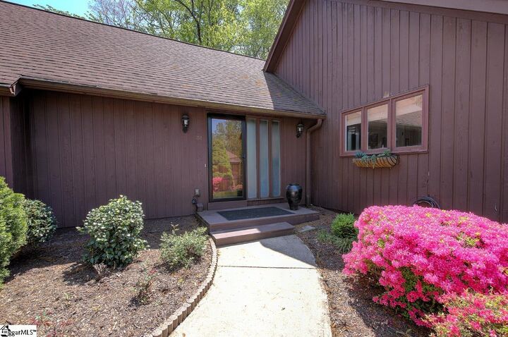 Property Photo: 32 Creekside Way SC 29609