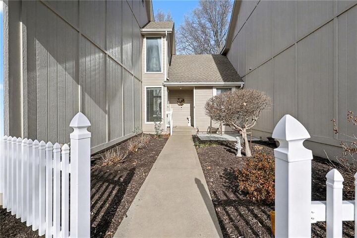 Property Photo:  7204 W 155th Street  KS 66223 