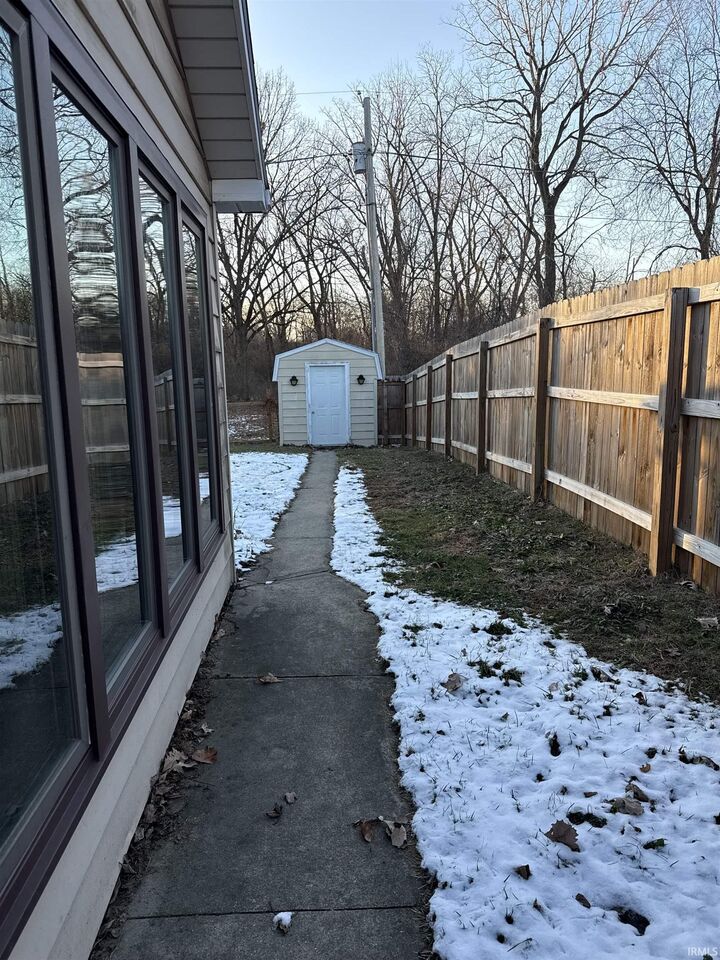 Property Photo:  1506 Louisedale Drive  IN 46808-1558 