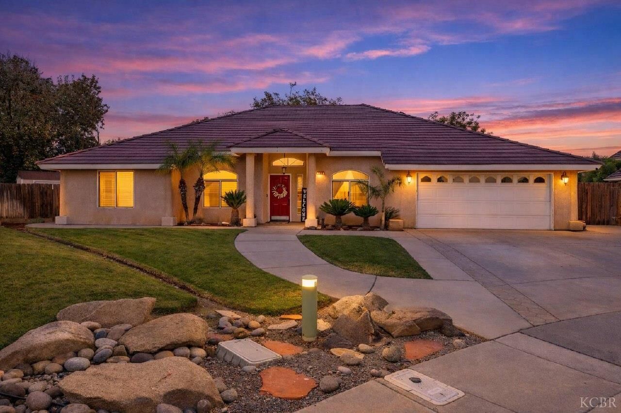 Property Photo:  594 Diana Court  CA 93230 