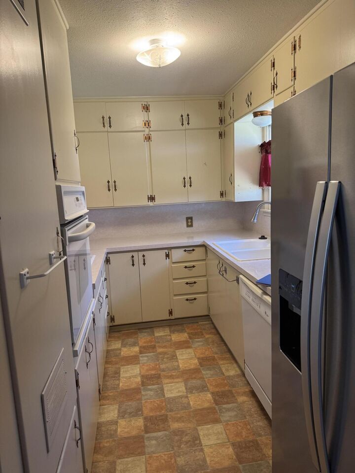 Property Photo:  645 S Grain Avenue  TX 79322 