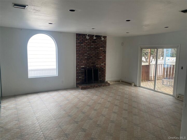 Property Photo:  723 Hungry Harbor Road  NY 11581 