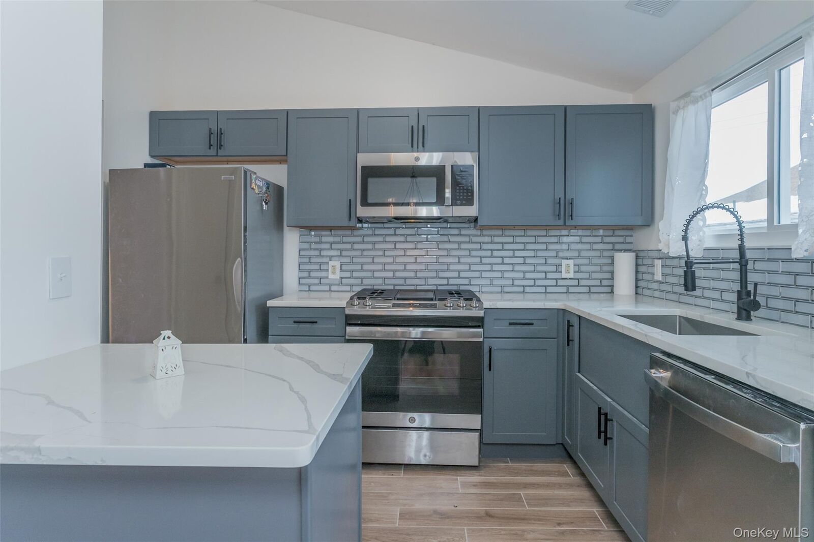 Property Photo:  2113 Whispering Hills  NY 10918 