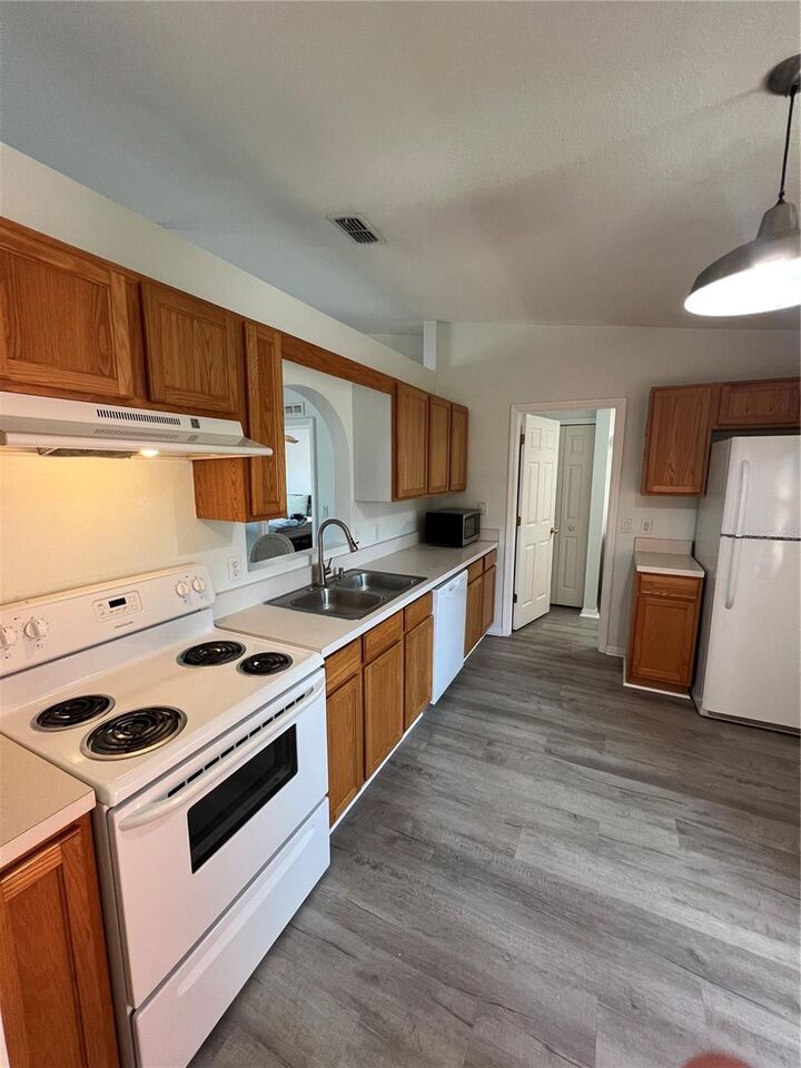 Property Photo:  2105 Atwater Drive  FL 34288 