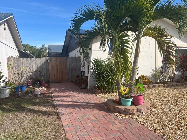 Property Photo: 2009 San Sebastian Way S FL 33763