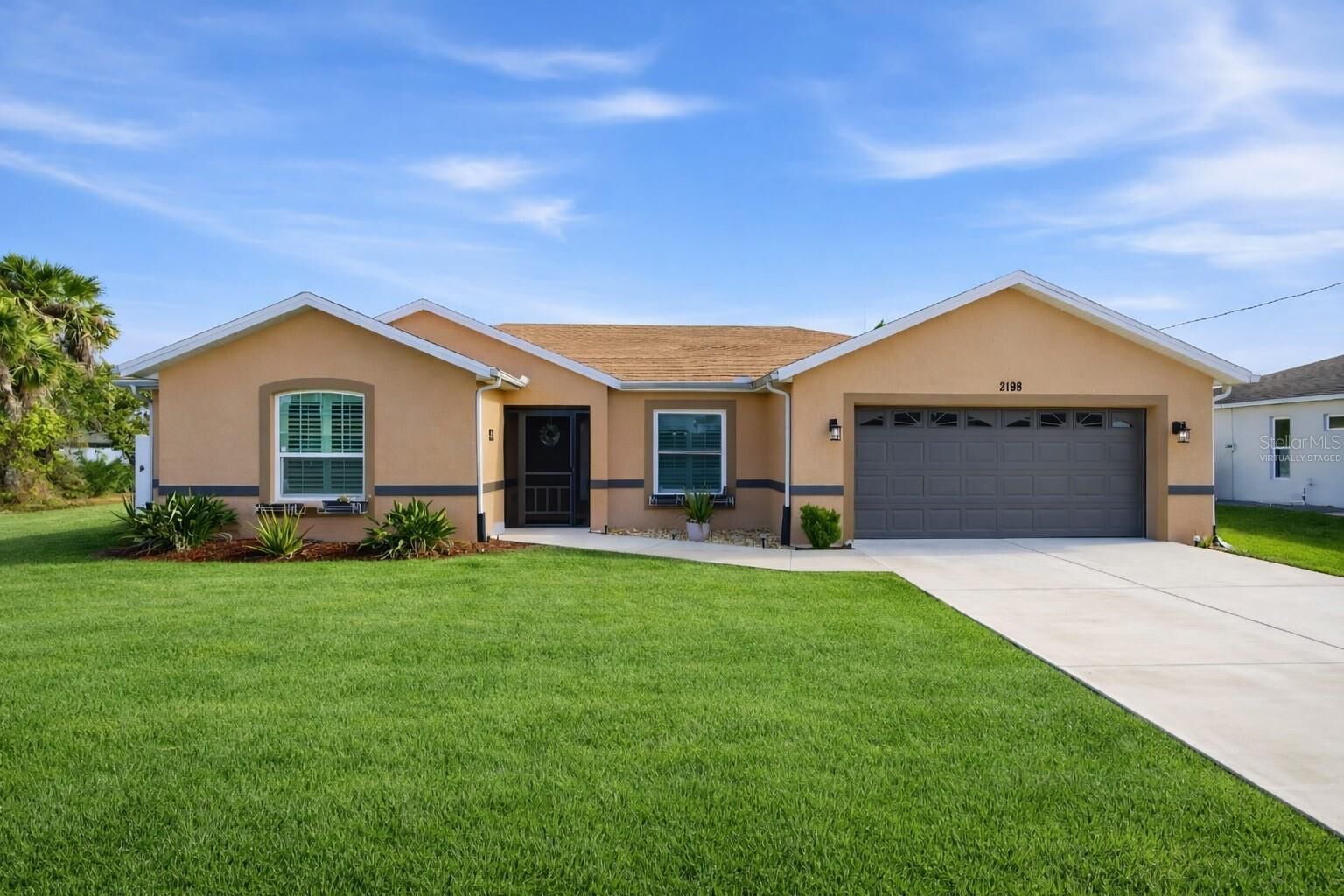 Property Photo: 2198 Hopwood Road FL 34287