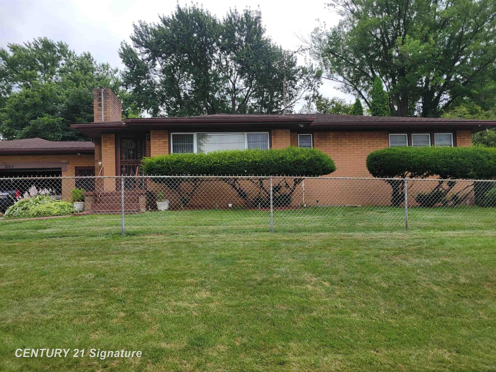 Property Photo: 1065 W Kurtz Avenue MI 48505