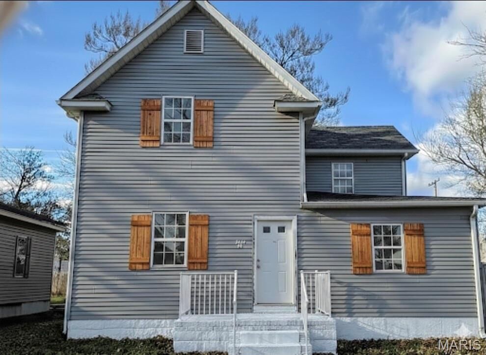 Property Photo:  2225 Iowa Street  IL 62040 