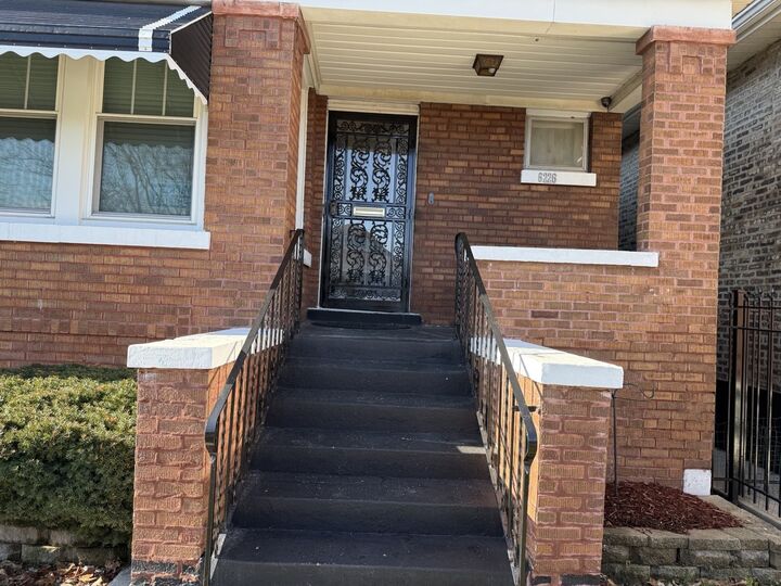 Property Photo: 6226 S Francisco Avenue IL 60629