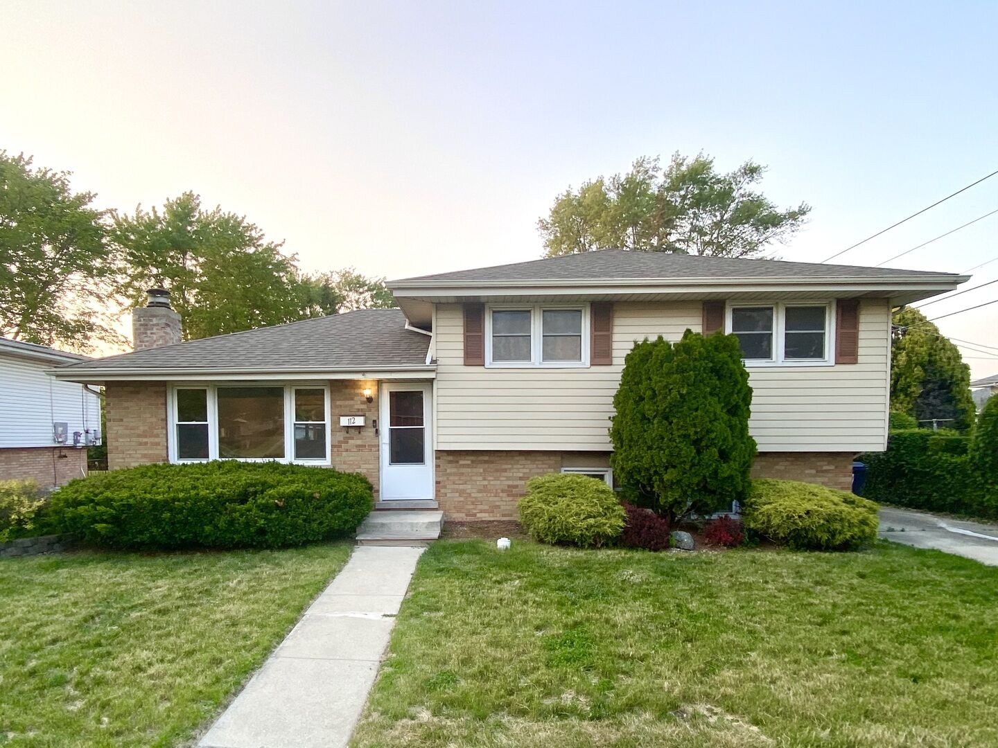 Property Photo:  112 E 160th Place  IL 60473 