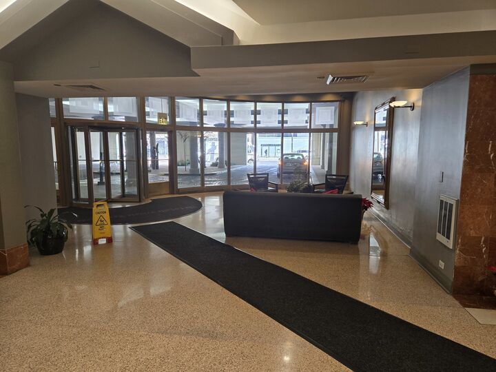 Property Photo:  1212 N Lasalle Street 1904  IL 60610 