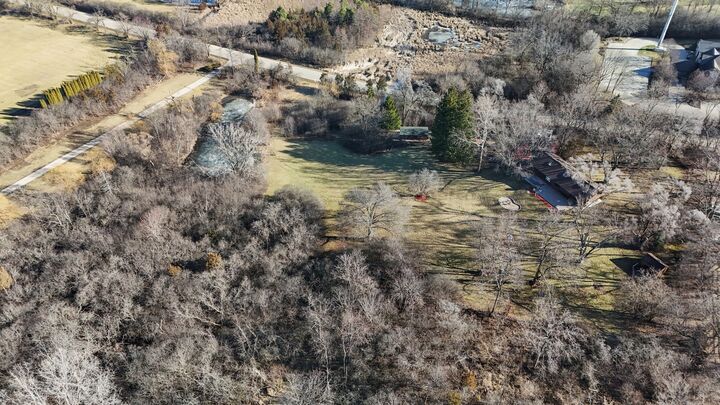 Property Photo:  120 Old Barrington Road  IL 60010 