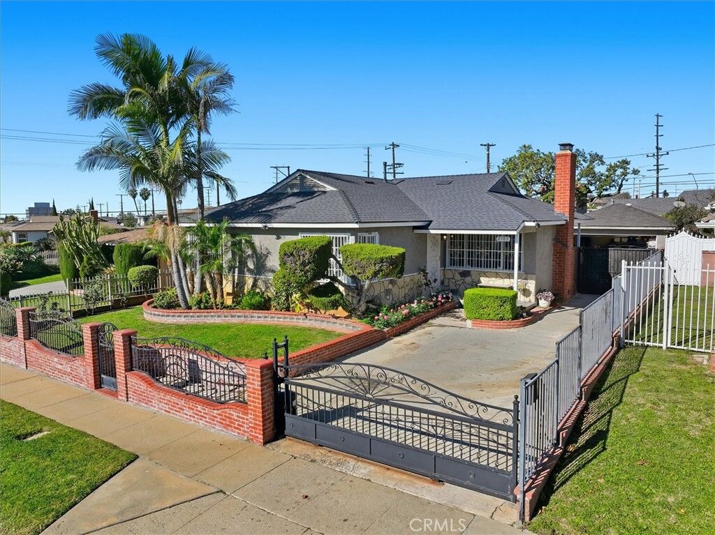 Property Photo:  2165 W 115th  CA 90250 