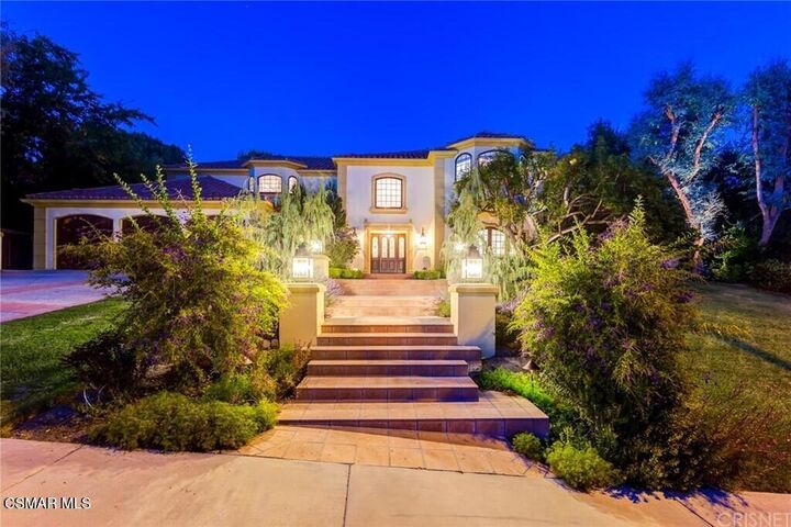 Property Photo:  5248 Newcastle Lane  CA 91302 