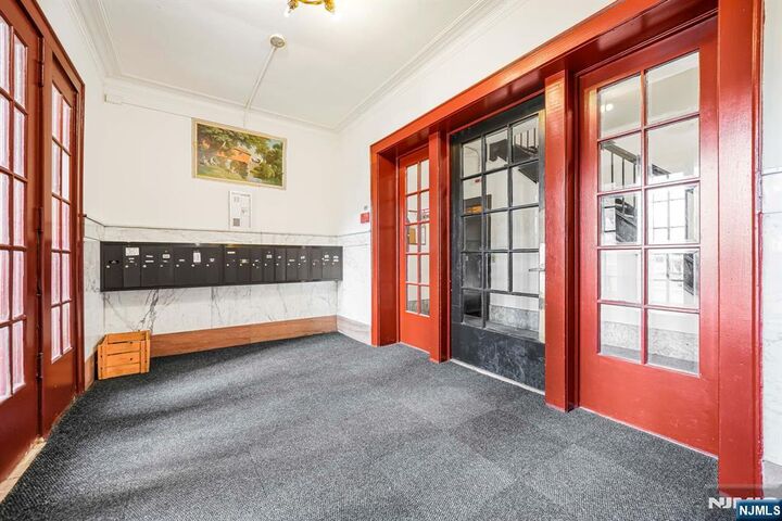 Property Photo:  2 Washburn Place 306  NJ 07006 