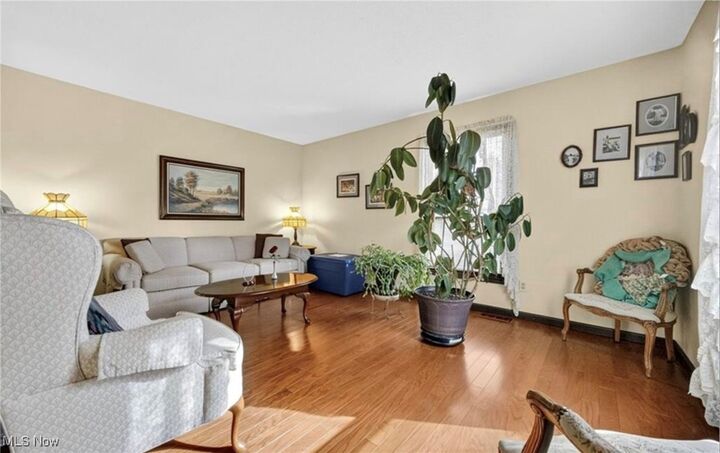 Property Photo:  33771 Canterbury Road  OH 44139 