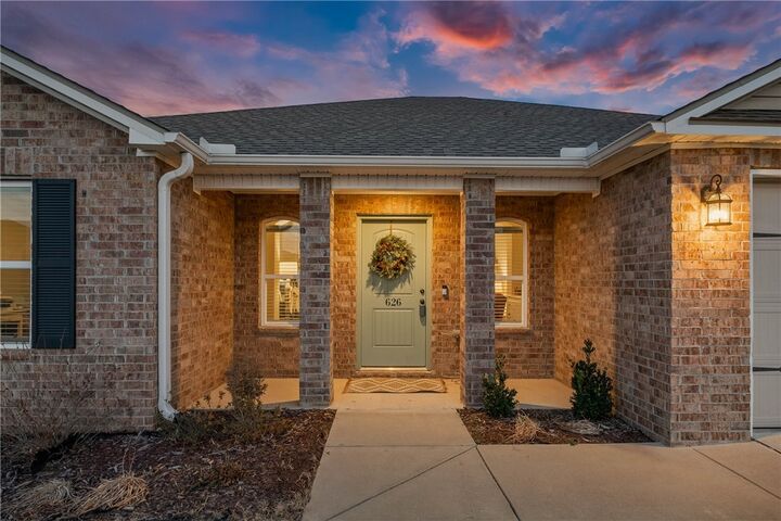 Property Photo:  626 Woodcreek Loop  AR 72745 