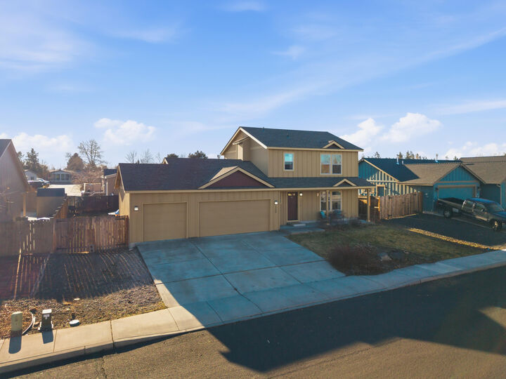 Property Photo: 2548 SW Kalama Avenue OR 97756