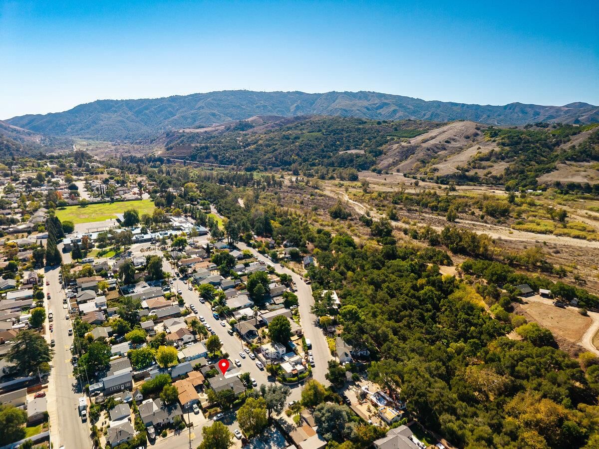 Property Photo:  386 Larmier  CA 93022 