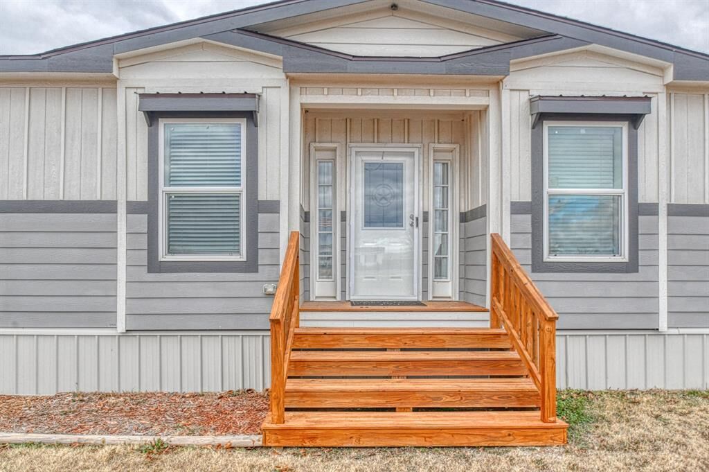 Property Photo:  17902 Lexie Lane  OK 73051 