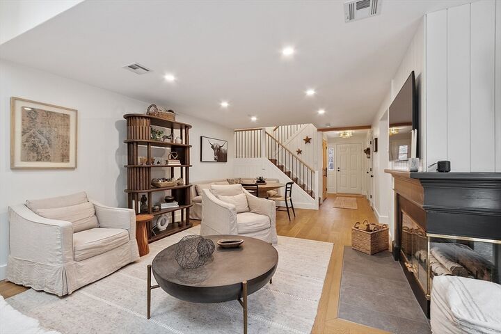Property Photo:  610 Ridgefield Cir B  MA 01510 