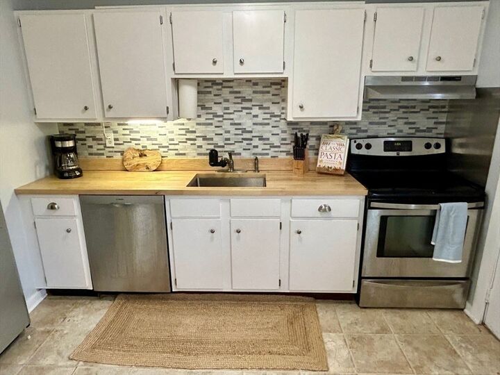 Property Photo:  300 Falmouth Rd 6B  MA 02649 