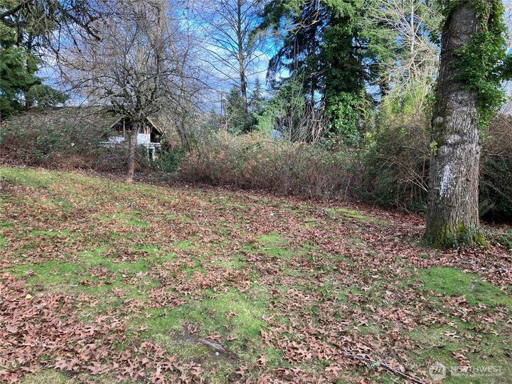 Property Photo:  116  20th Street NE  WA 98258 