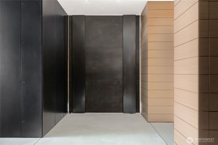 Property Photo: 5505 Lake Washington Boulevard NE 1-D WA 98033