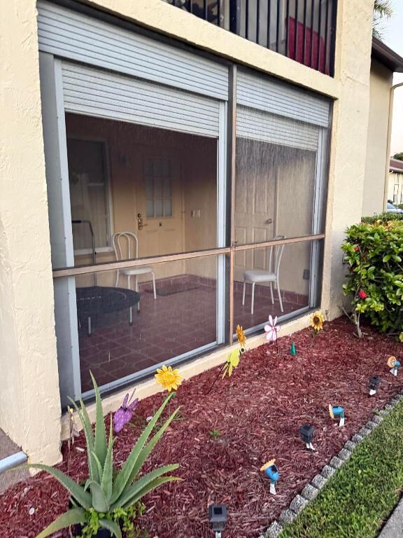 Property Photo:  311 Pine Ridge Circle B-1  FL 33463 