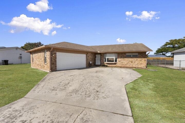 Property Photo: 449 SE Oakridge Drive FL 34984