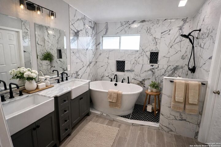 Property Photo:  16811 Quartett  TX 78266 