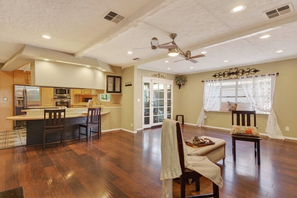 Property Photo:  10 Pera Drive 10  CA 95076 