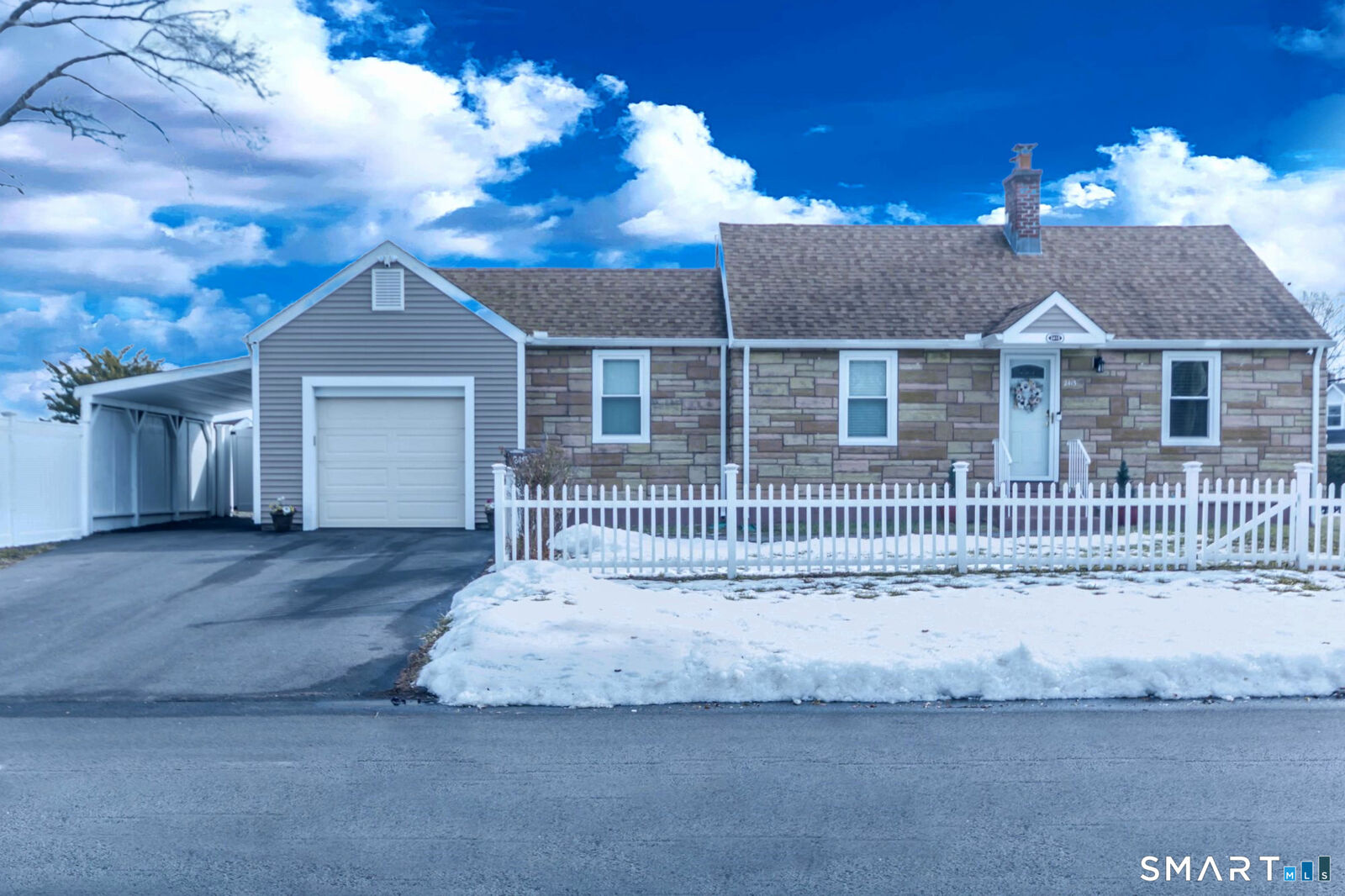 Property Photo:  2415 Corbin Avenue  CT 06053 