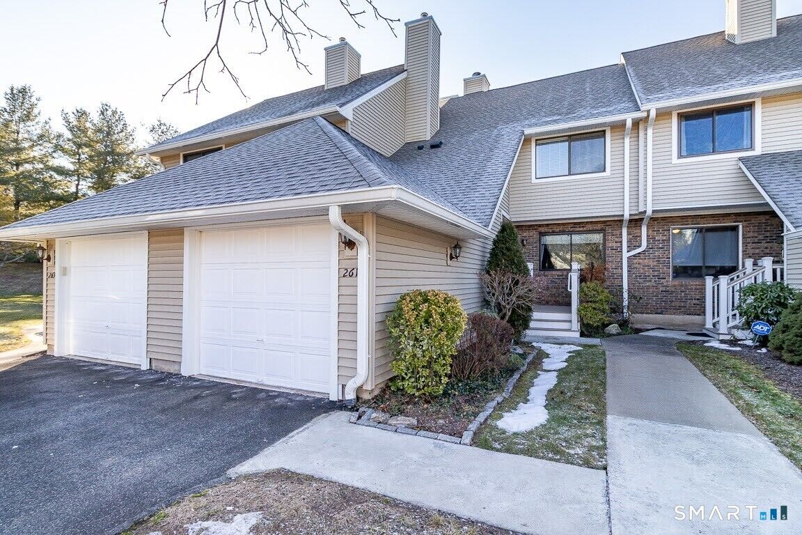 Property Photo:  261 Foxboro Drive 261  CT 06111 