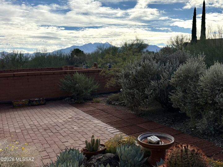 Property Photo:  1356 N Via Alamos  AZ 85614 