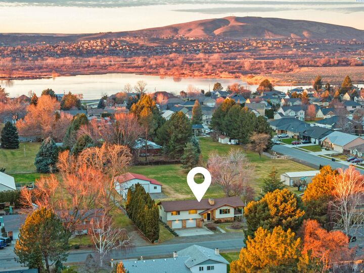 Property Photo:  10220 Maple Drive  WA 99301 