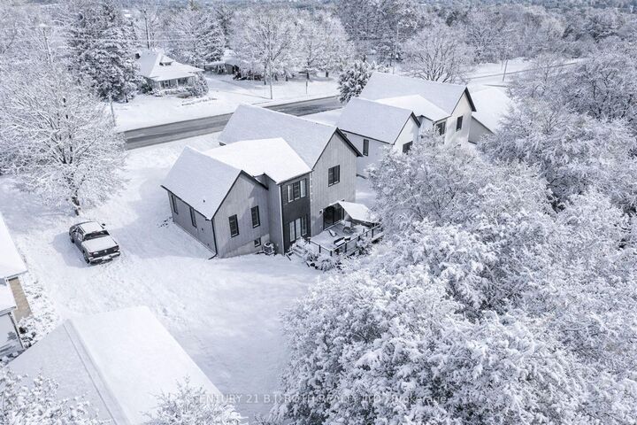 Property Photo:  1076 7th Avenue  ON N4N 2K1 