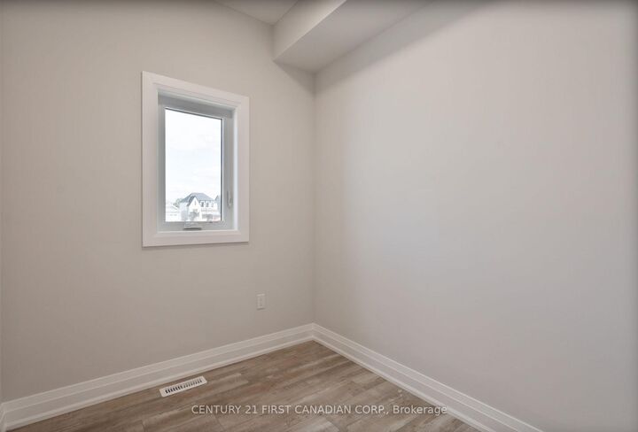 Property Photo:  7 Doerr Street  ON N0M 1A0 