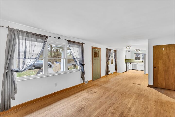 Property Photo:  138 Sunset Ln  PA 15001 