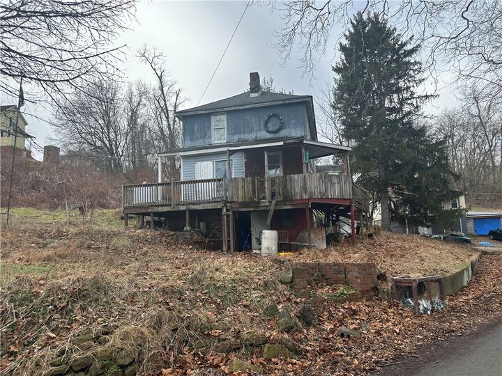 Property Photo:  866 Florence St  PA 15450 