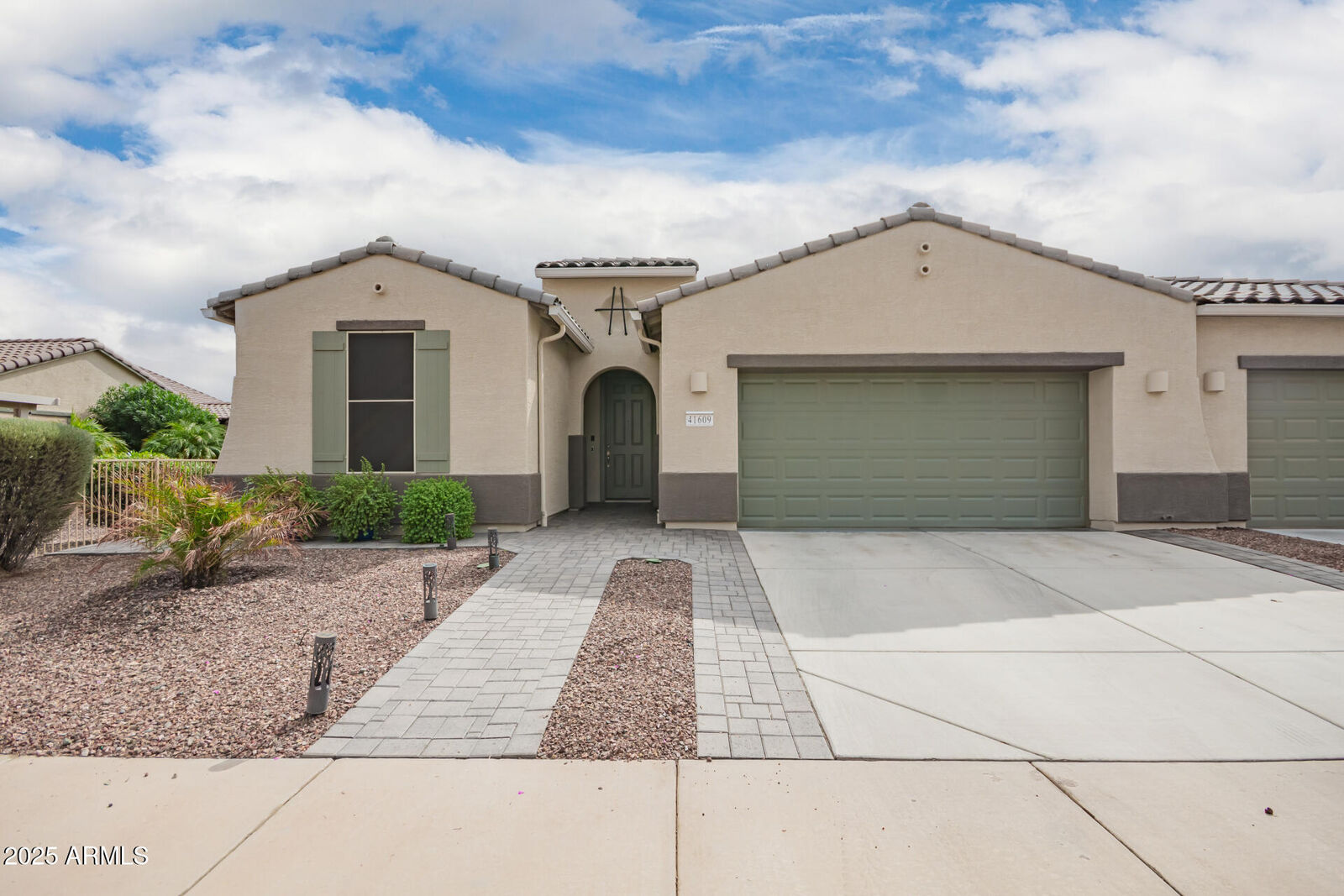 Property Photo: 41609 W Summer Wind Way AZ 85138