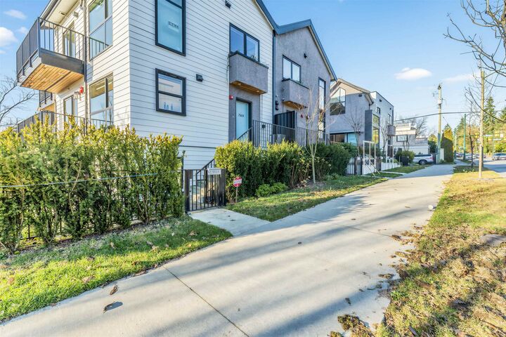 7357 Oak Street — photo 1